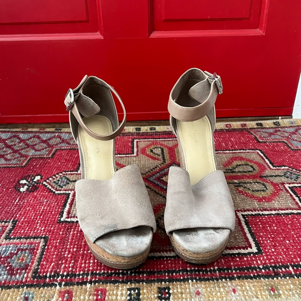Marc fisher taupe suede and leather wedge